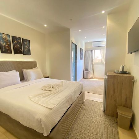 Seven Pyramids Panoramic View Inn Kafrat al Jabal Exterior photo