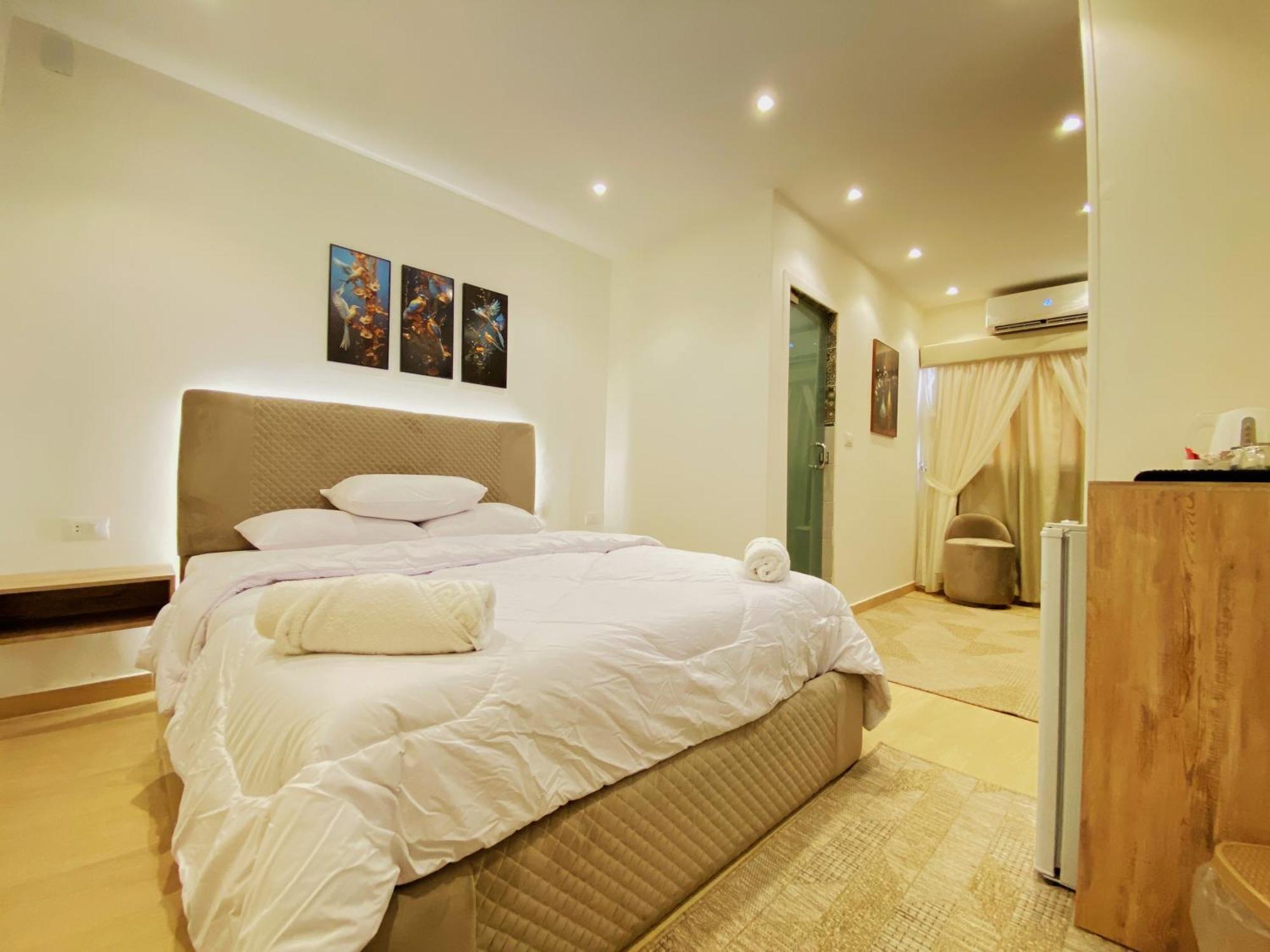 Seven Pyramids Panoramic View Inn Kafrat al Jabal Exterior photo
