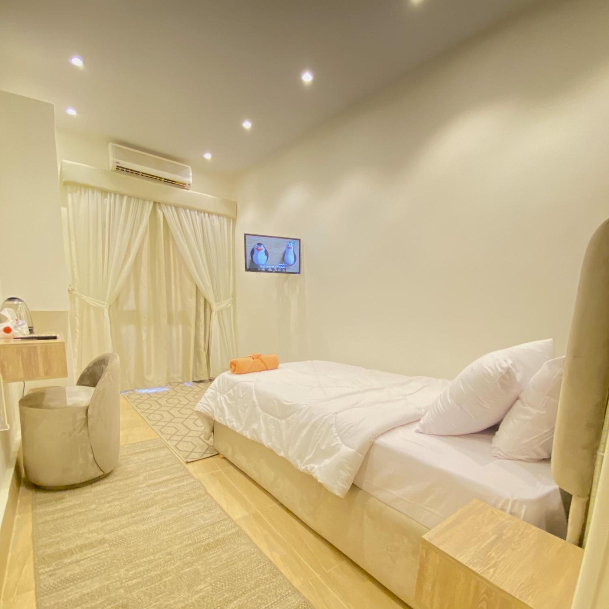 Seven Pyramids Panoramic View Inn Kafrat al Jabal Exterior photo