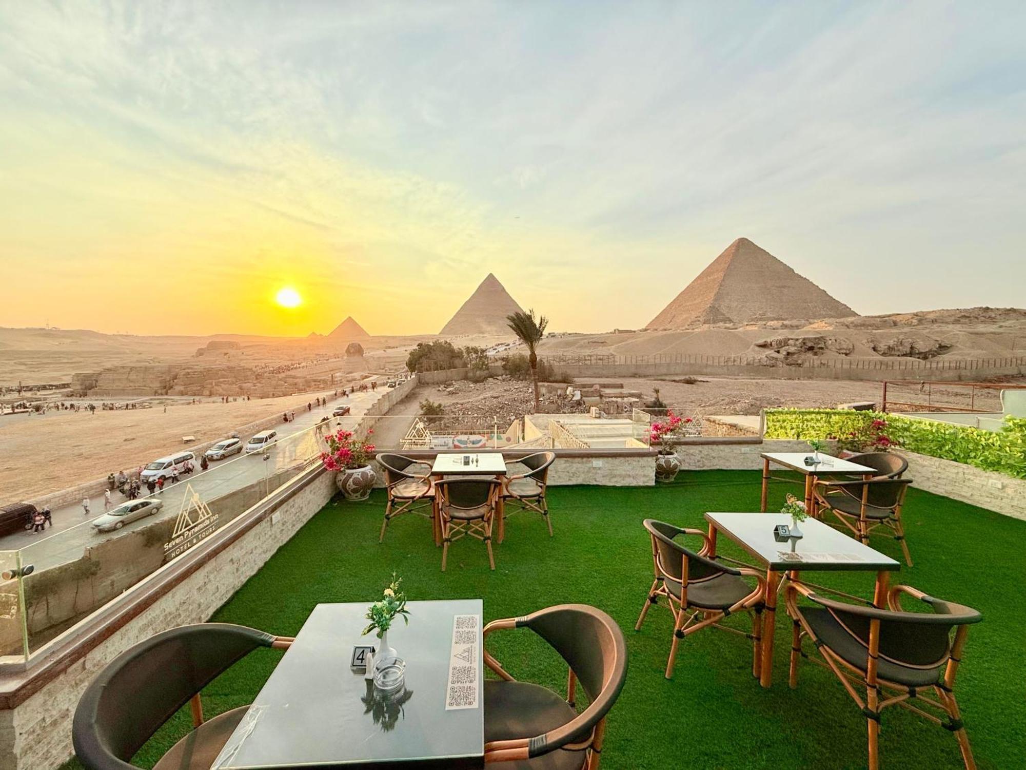 Seven Pyramids Panoramic View Inn Kafrat al Jabal Exterior photo