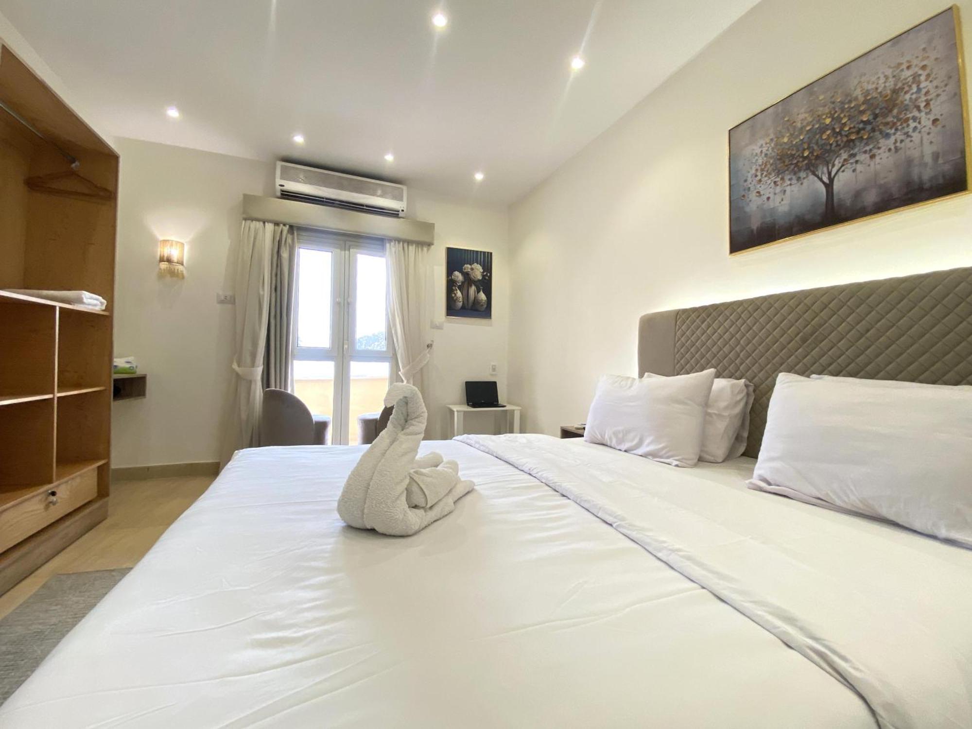 Seven Pyramids Panoramic View Inn Kafrat al Jabal Exterior photo